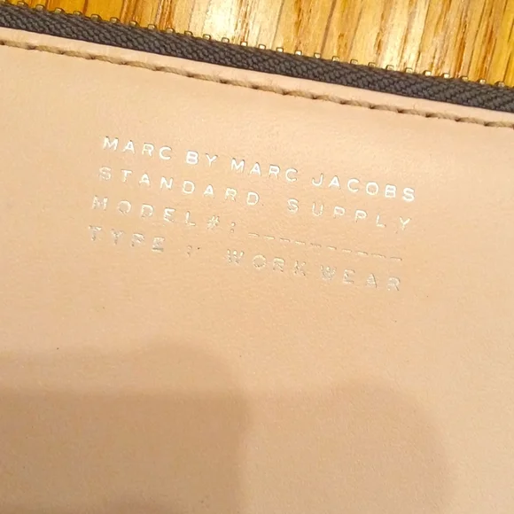 Marc By Marc Jacobs Standard Supply Blush Wristlet - Picture 2 of 7